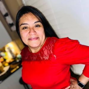 Meet your Posher, Alma